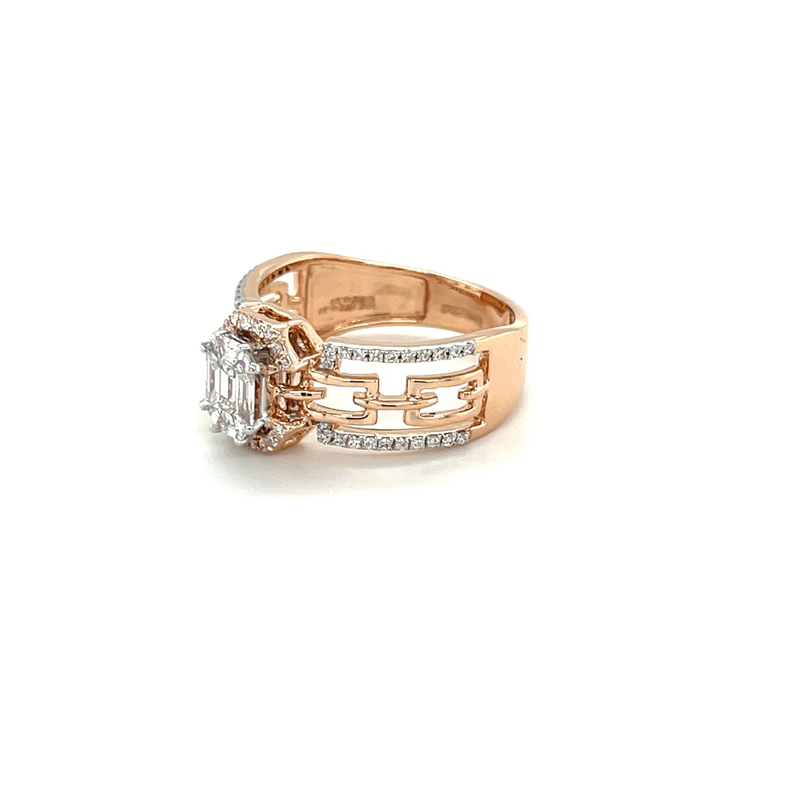 18K Rose Gold Emerald-Shape Cluster Diamond Ring with Link Split Shank — IGI Certified (LR00585)