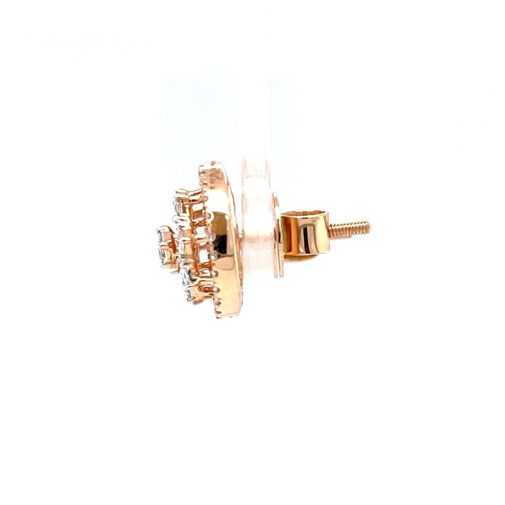 Star shaped diamond stud with a round bracket with princess cut