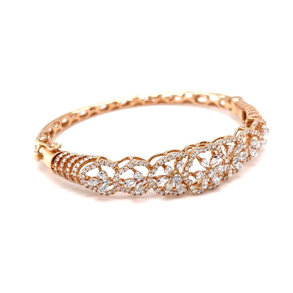 Einzigartig diamond bracelet with pear shape diamonds
