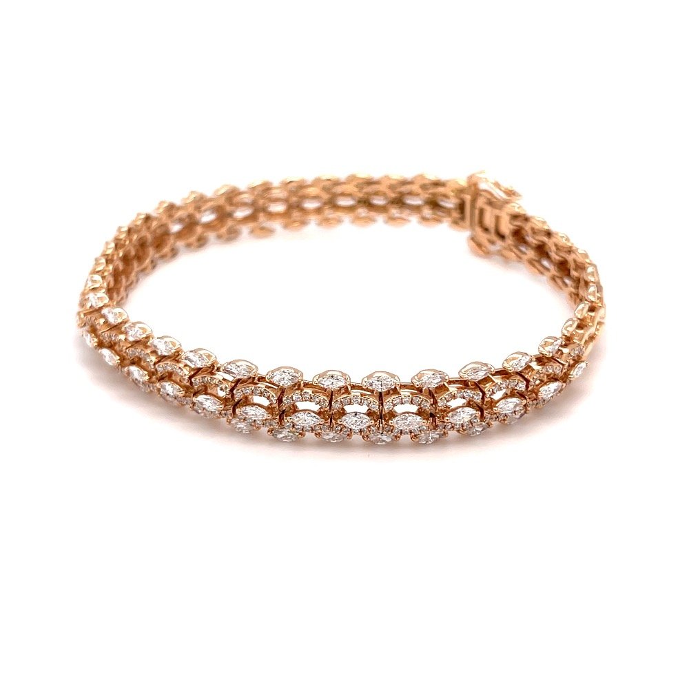 Tennis bracelet with marquise & round diamonds