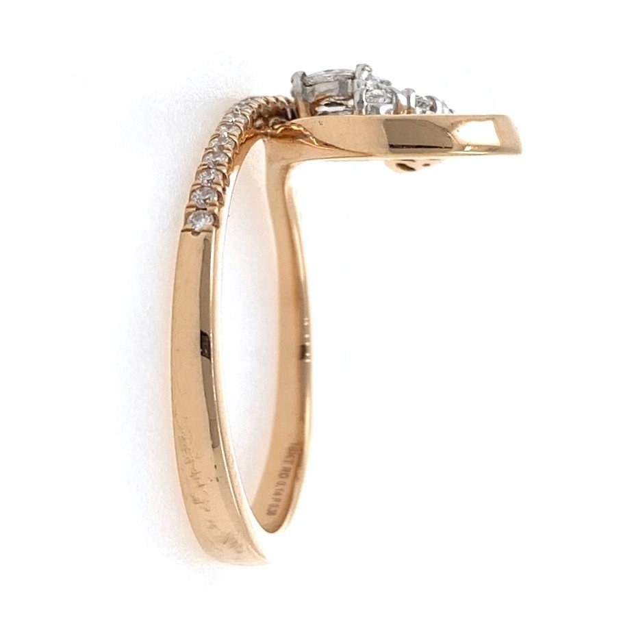 18kt / 750 rose gold floral micro set diamond ring 8lr203