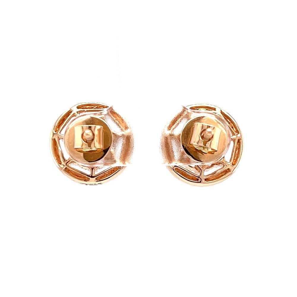 Star shaped diamond stud with a round bracket with princess cut