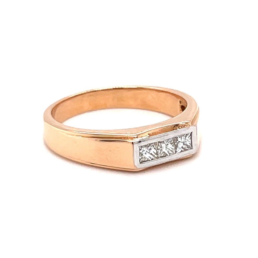 Band ring in princess cut diamond with channel setting