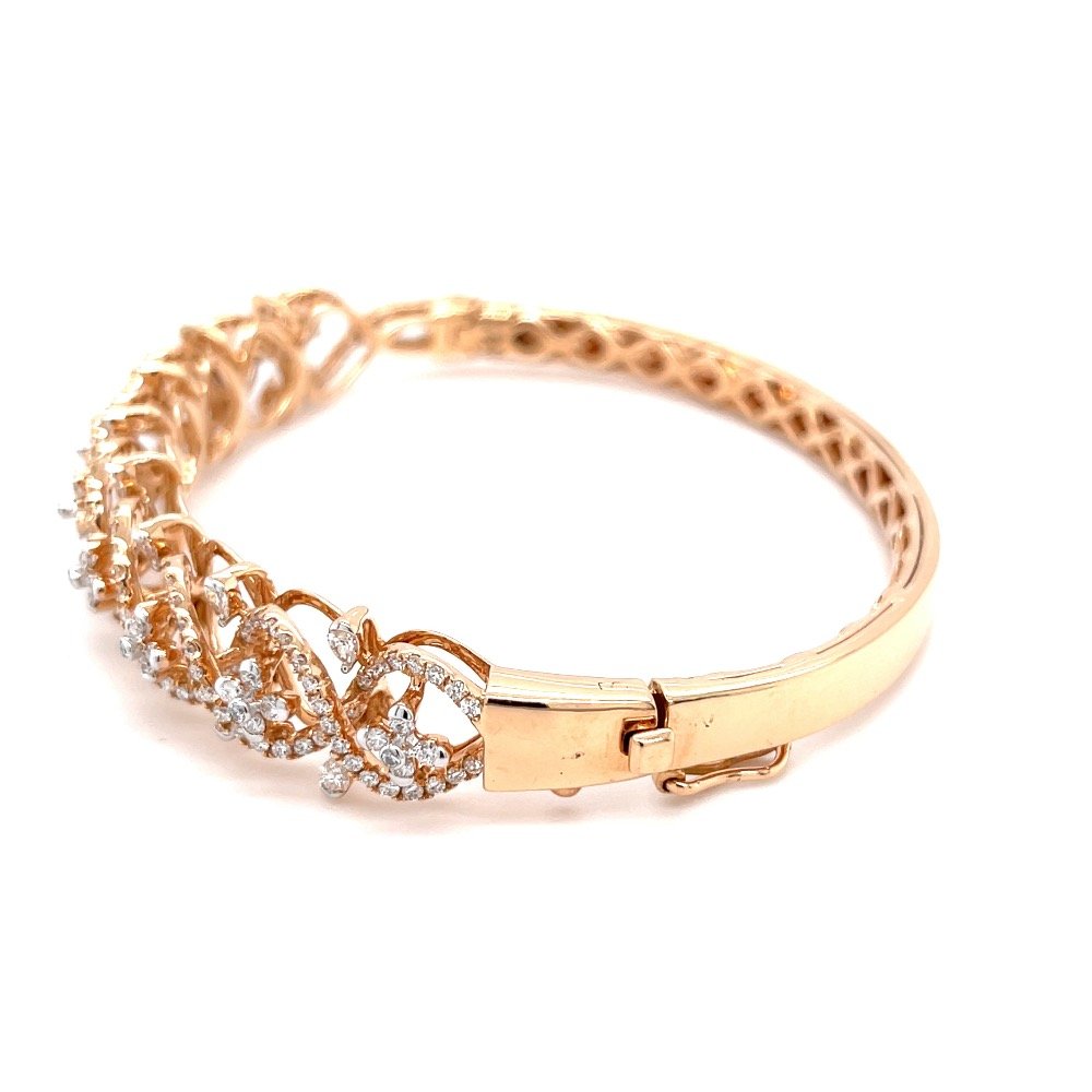 Maravillosa Diamond Bracelet with beautifully designed Curves