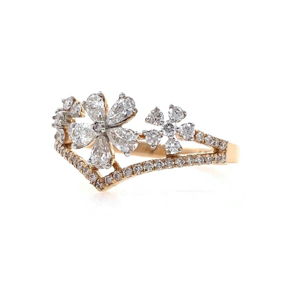 Trio Flower in Pear & Round Diamonds in 18k Rose Gold - VVS EF - 0.63 cts - 2.300 gms - 0LR31